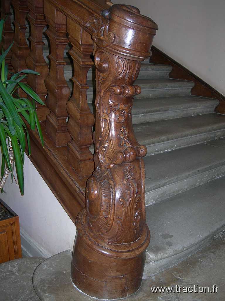 20080921 7 Rixheim 22.jpg - 21/09/2008 - 68170 RIXHEIMCLUB DE VƒHICULES ANCIENS D'ALSACE-MULHOUSE - CVAAM25�mes JOURNƒES EUROPƒENNES DU PATRIMOINEVisite de l'H™tel de Ville - Escalier d'acc�s au premier Žtage
